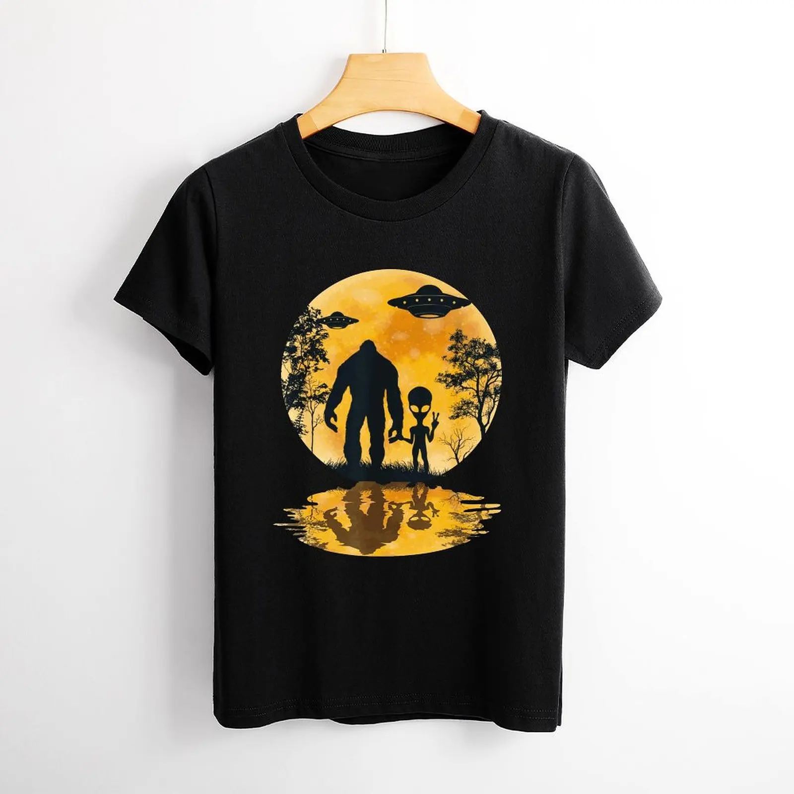 Alien Bigfoot Moon Printed T-shirt Short Sleeve Crew Neck Casual Top For Spring Summer Women\'s Plus Size Clothing Tee T-shirts