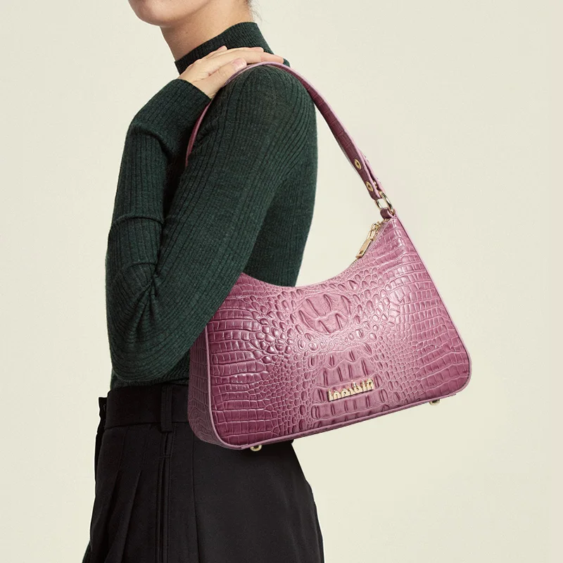 

Structured Crocodile - Pattern Armpit Bag: Soft Texture
