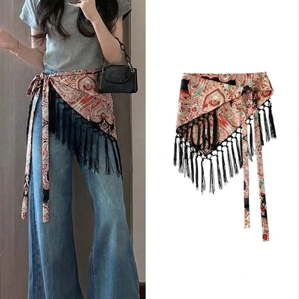 nova-saia-triangular-com-franjas-boho-e-borlas-decorativas-saia-exquisita-com-bordado-e-franjas-na-barra-primavera-verao