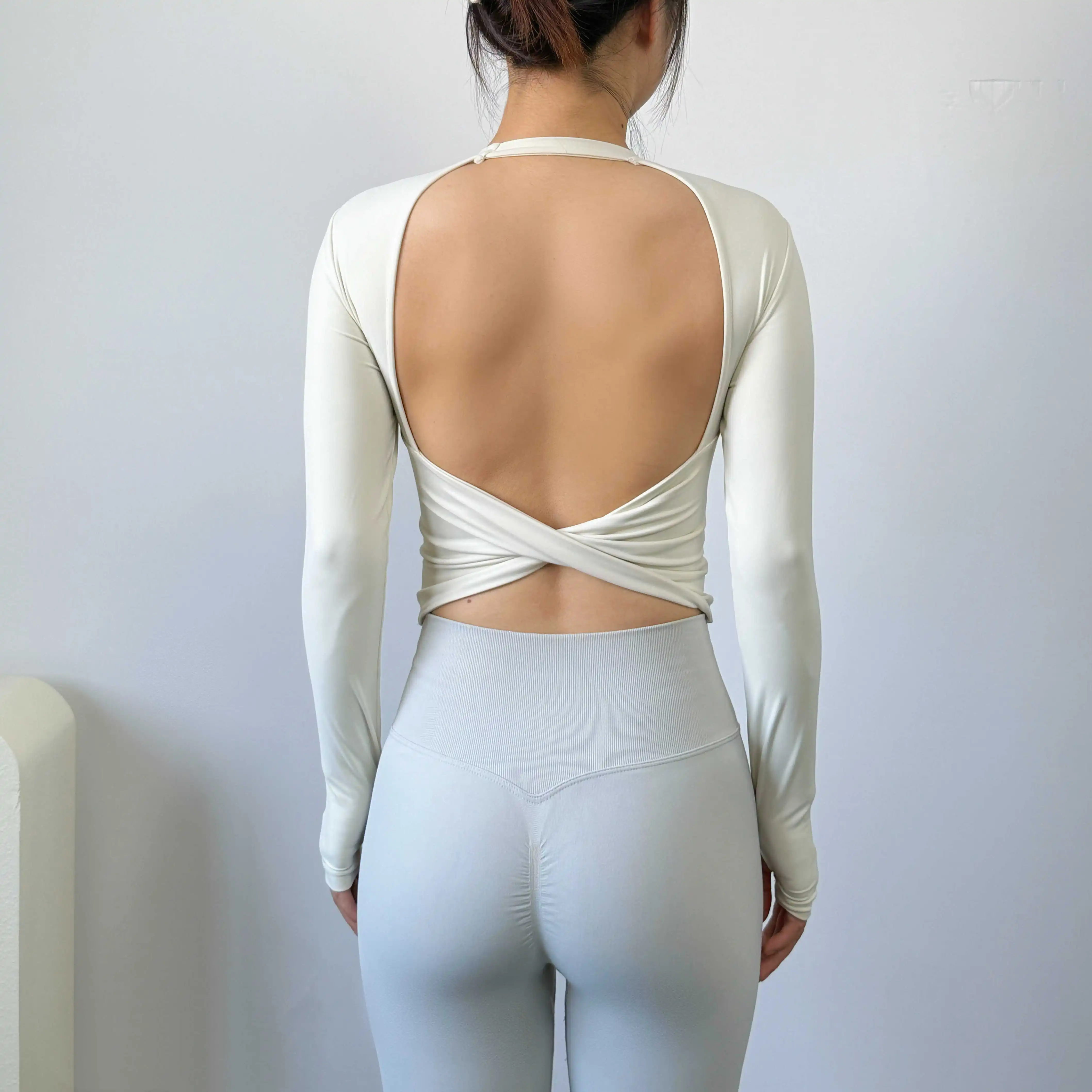Advanced yoga outfit, fixed cup, feminine style, backless, slim fit, fitness long sleeved, quick drying running sports top