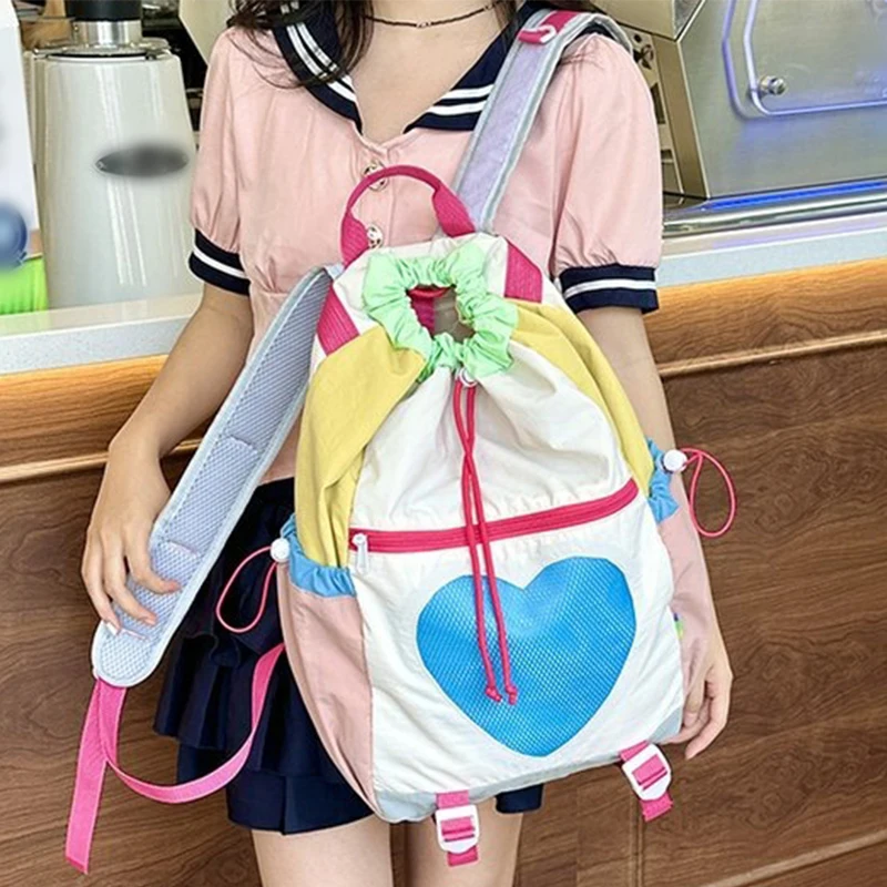 

Легкий рюкзак для походов, альпинизма, кемпинга и путешествий на открытом воздухе с цветными блоками, с рисунком в виде сердца.