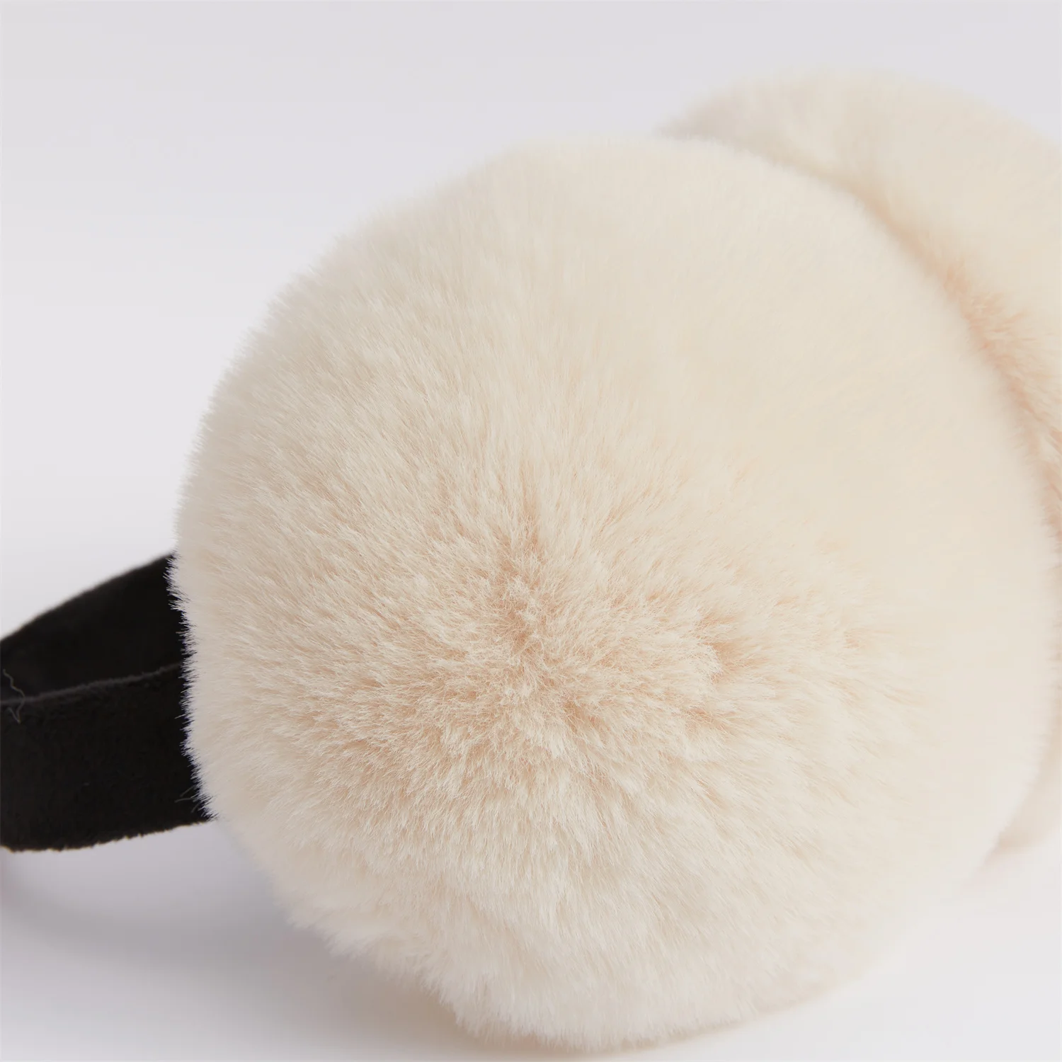 Anjj Innovative Contrast Color Earmuffs 2024 Fashion New Design Black and White Contrast Color Trendy Plush Ear Warm Ear Muffs