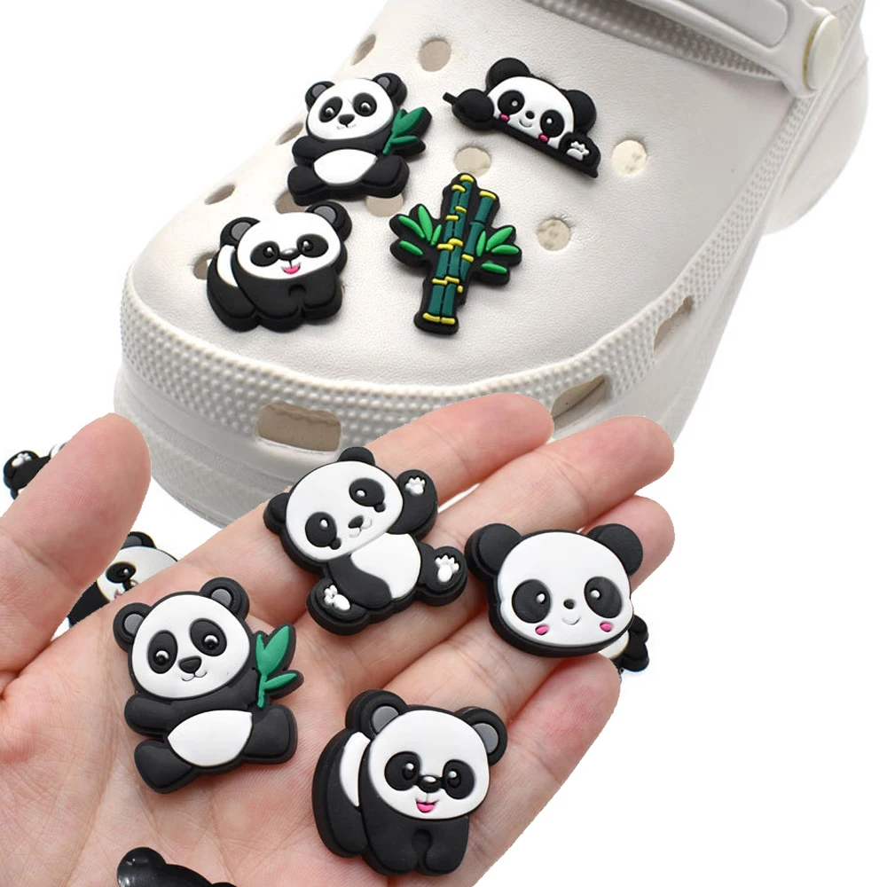 Groothandel 1 Stuks Pvc Schoen Accessoires Voor Crocs Charms Panda Badge Vrouwen Klompen Gesp Kids Pins Decoratie Jeans X-Mas Cadeau