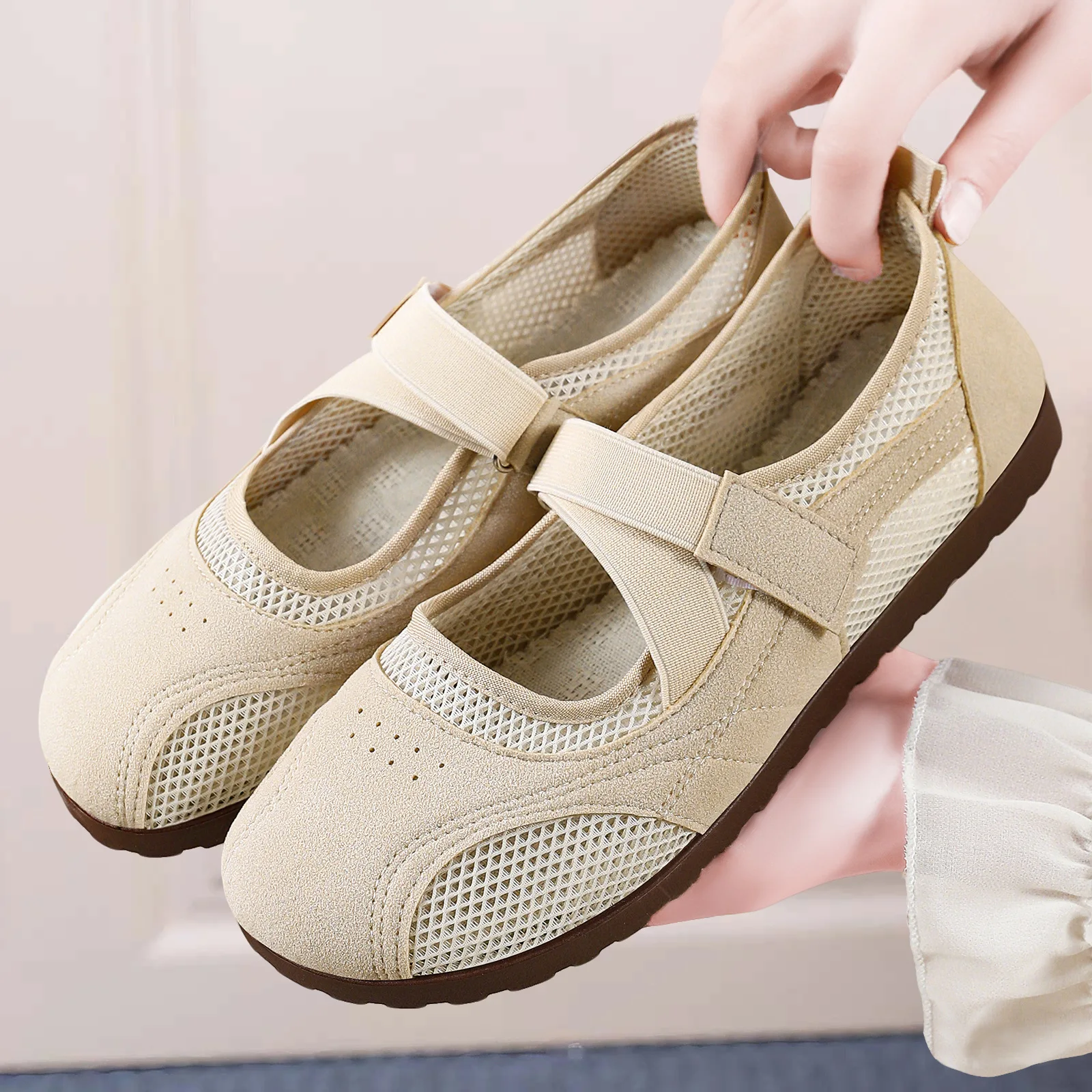 Summer New Women's Velcro Casual Hollow Mesh Shoes 2026 Versatile Mom Footwear Breathable Comfortable Design