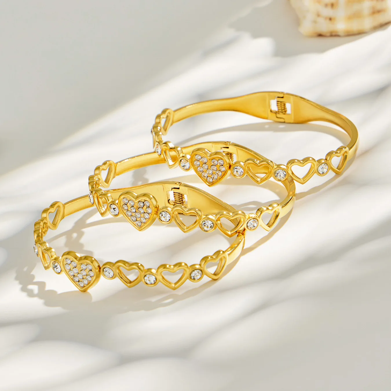 Öffnbare Stretch-Armreifen, Hohlherz-Armreif, 316L Edelstahl-Armband, 18k vergoldet mit CZ, Manschettenarmbänder für Frauen – Detail 8