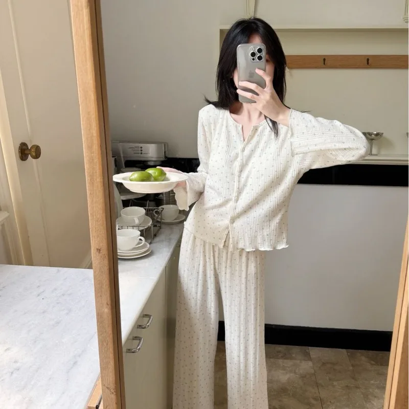 2025 nuevo estilo de las mujeres de otoño e invierno pantalones de manga larga con almohadillas para el pecho elástico dulce Floral suelto grueso conjunto de ropa de casa