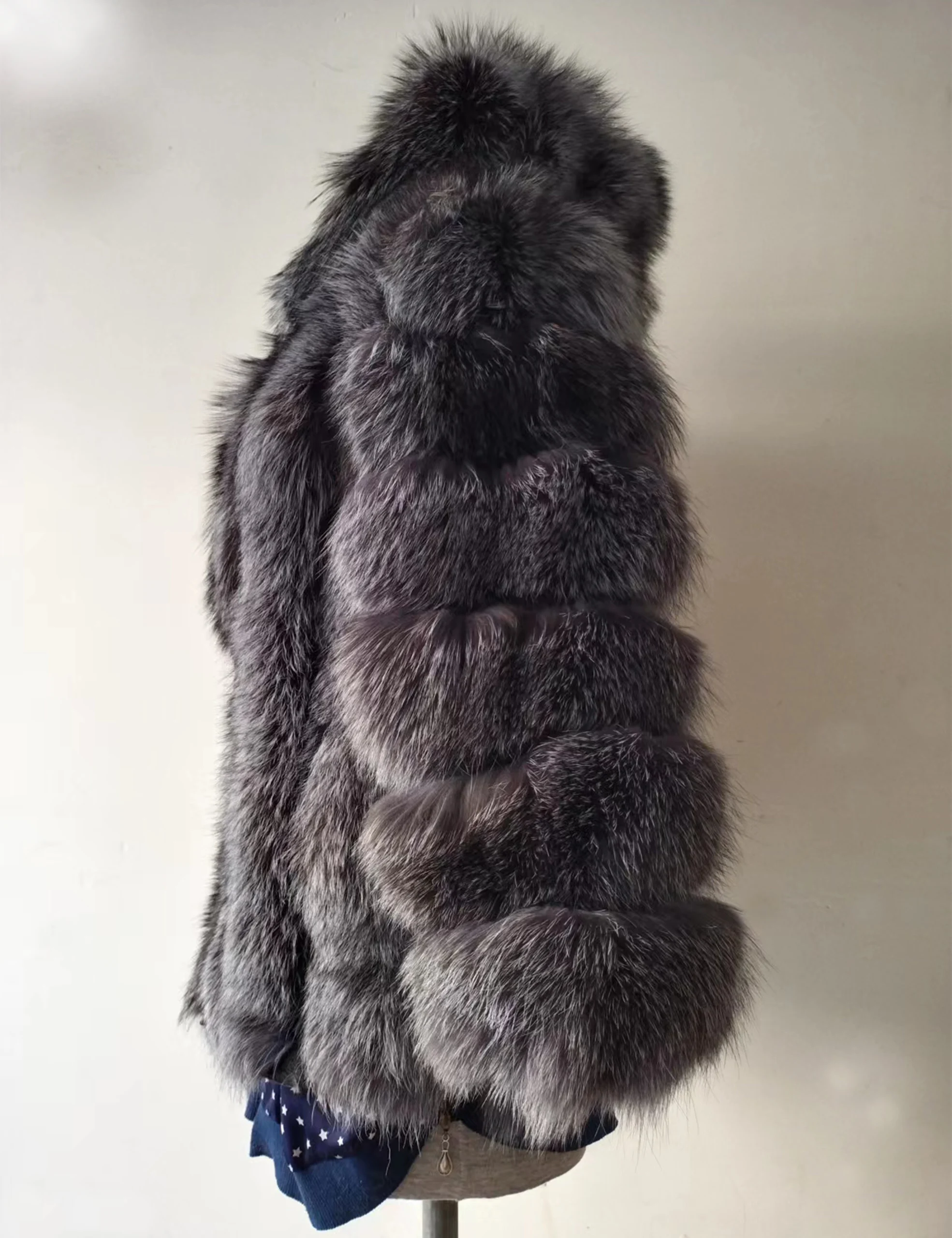 ขนสุนัขจิ้งจอกจริงผู้หญิงฤดูหนาวบาร์แนวตั้งธรรมชาติ Silver Fox แจ็คเก็ตใหม่แฟชั่น Hooded Overcoat Furry Plus ขนาดฟรีไปรษณีย์