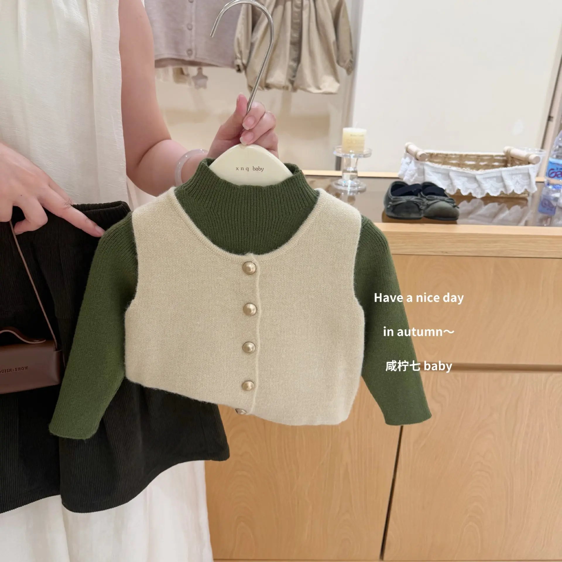 Girls' Suit 2026 Autumn and Winter New Children's Wear Baby Girls Knitted Bottom Shirt Vest Corduroy Pants Three-piece Set