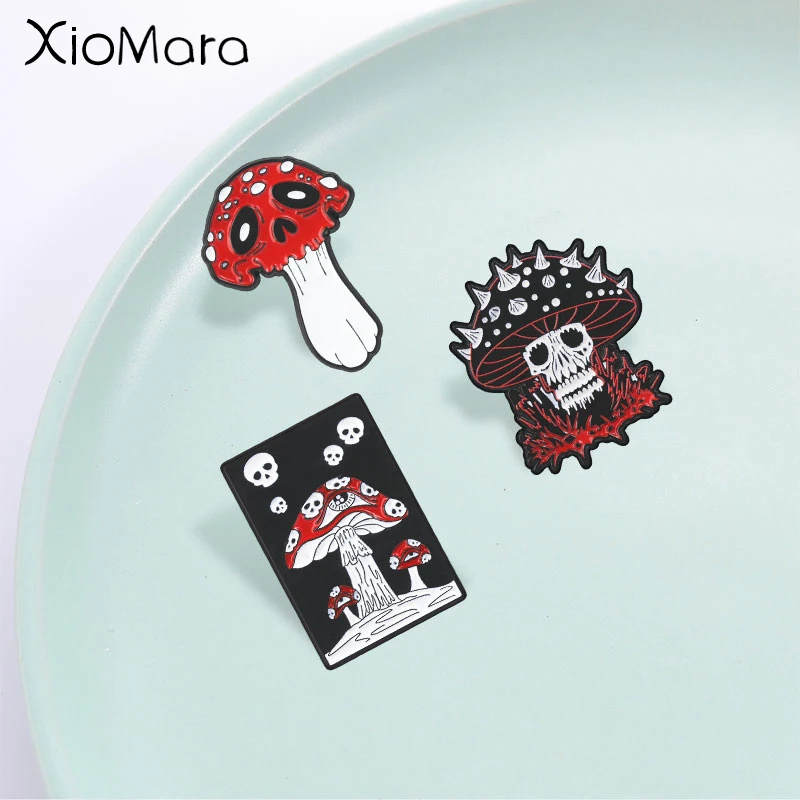 Dark Gothic Skull Poisonous Mushroom Badge,Halloween Eerie Plants Enamel Pin,Fashion Accessory,Halloween Gift for Gothic Lovers