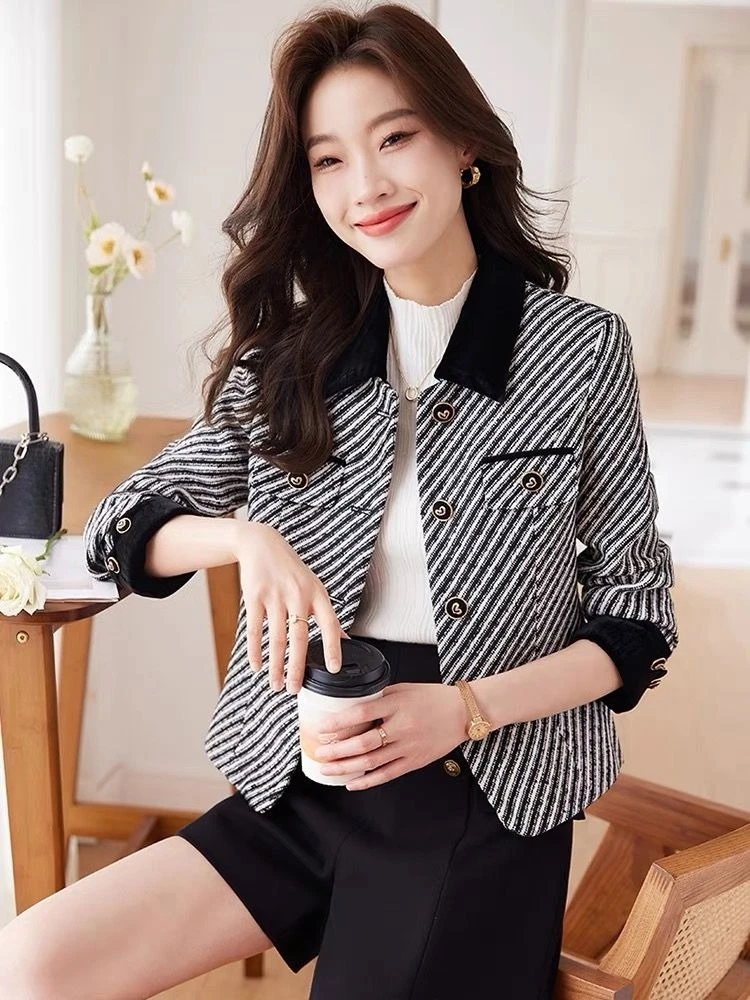 فريد المرأة قصيرة مخطط الأعلى 2025 SA جديد قسط صغيرتي أنيقة نوبل أنيق التنقل اليومي معطف الموضة كامل كم طويل