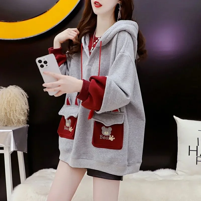 

Women's Hooded Sweatshirt 2025 New Style Fashionable and Versatile Design Stitching Pocket Top