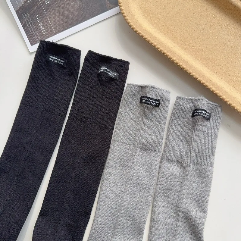 Fashion Woman Black Lable English Letters Striped Calf Socks Autumn Winter Cotton High Tube Soft Solid Color Maillard Socks