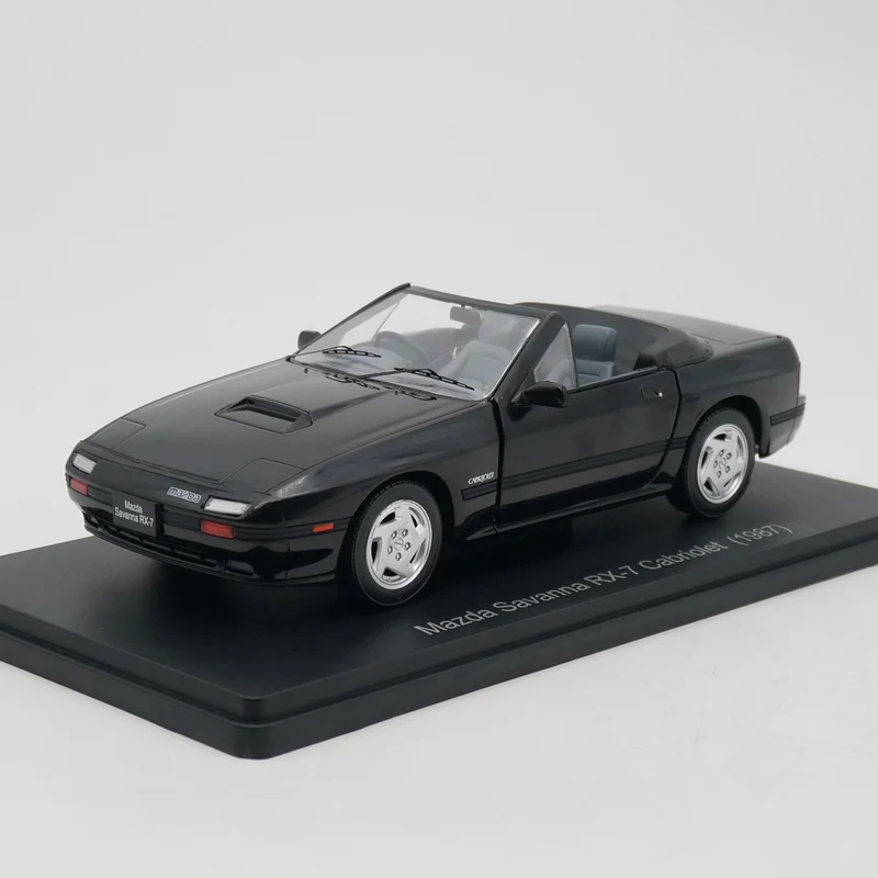 

Ixo 1:24 Scale Diecast Alloy Mazda Savanna RX-7 1987 Roadster Toy Car Model Classic Nostalgia Adult Gift Souvenir Static Display