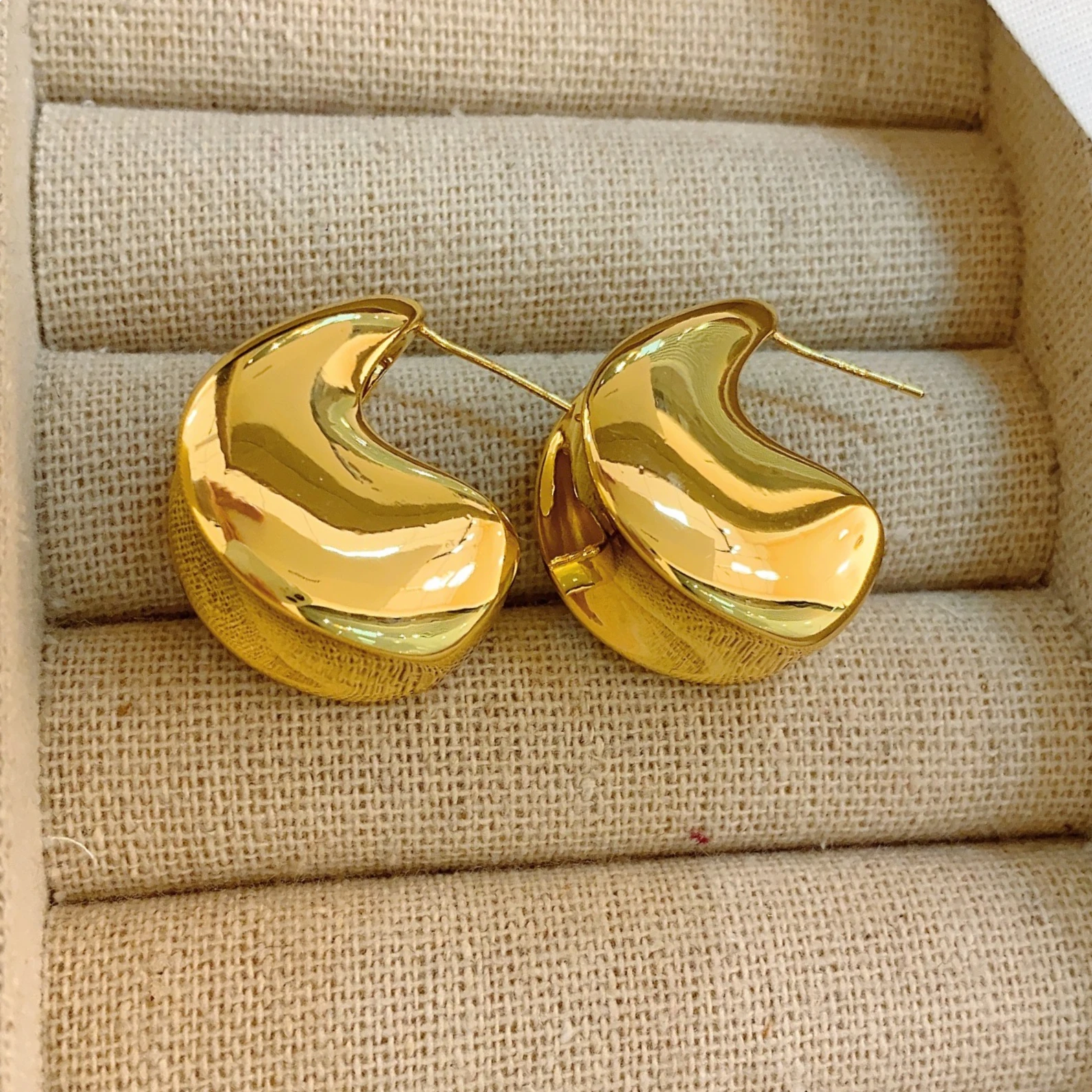 

Vintage Chunky Dome Stud Earrings for Women Golden Color Stainless Steel Thick Teardrop Earring Statement Wedding Jewelry Gift