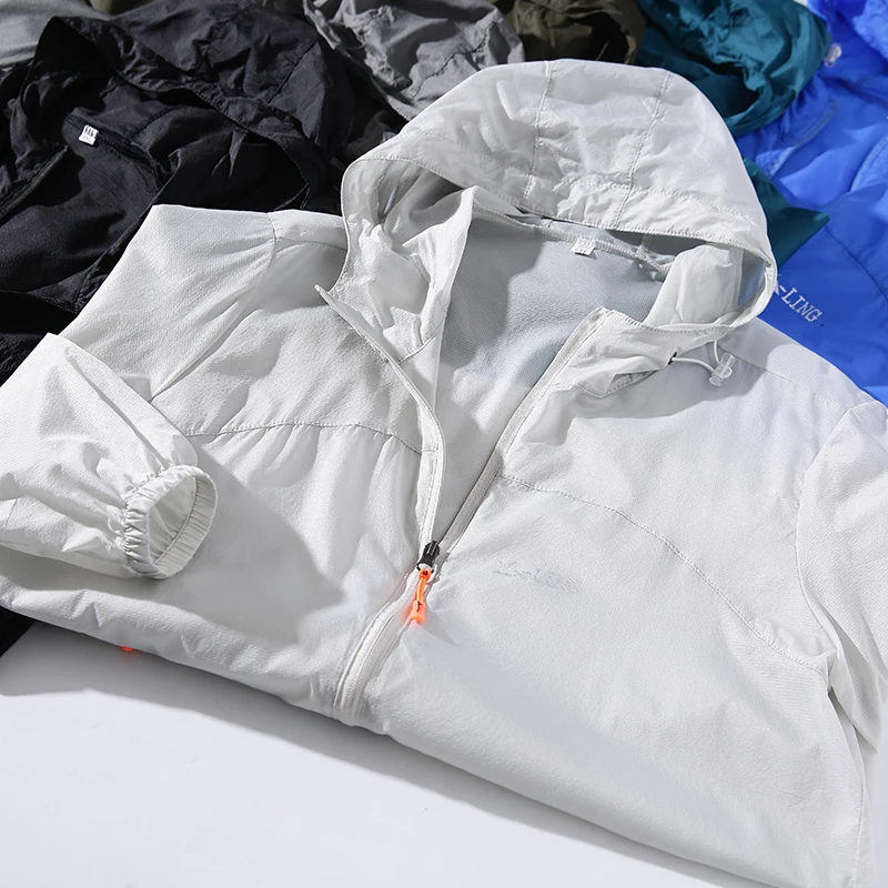 

Легкая летняя мужская повседневная куртка с капюшоном, тонкая как крыло цикады, с защитой от солнца, модная городская стильная верхняя одежда с длинными рукавами.