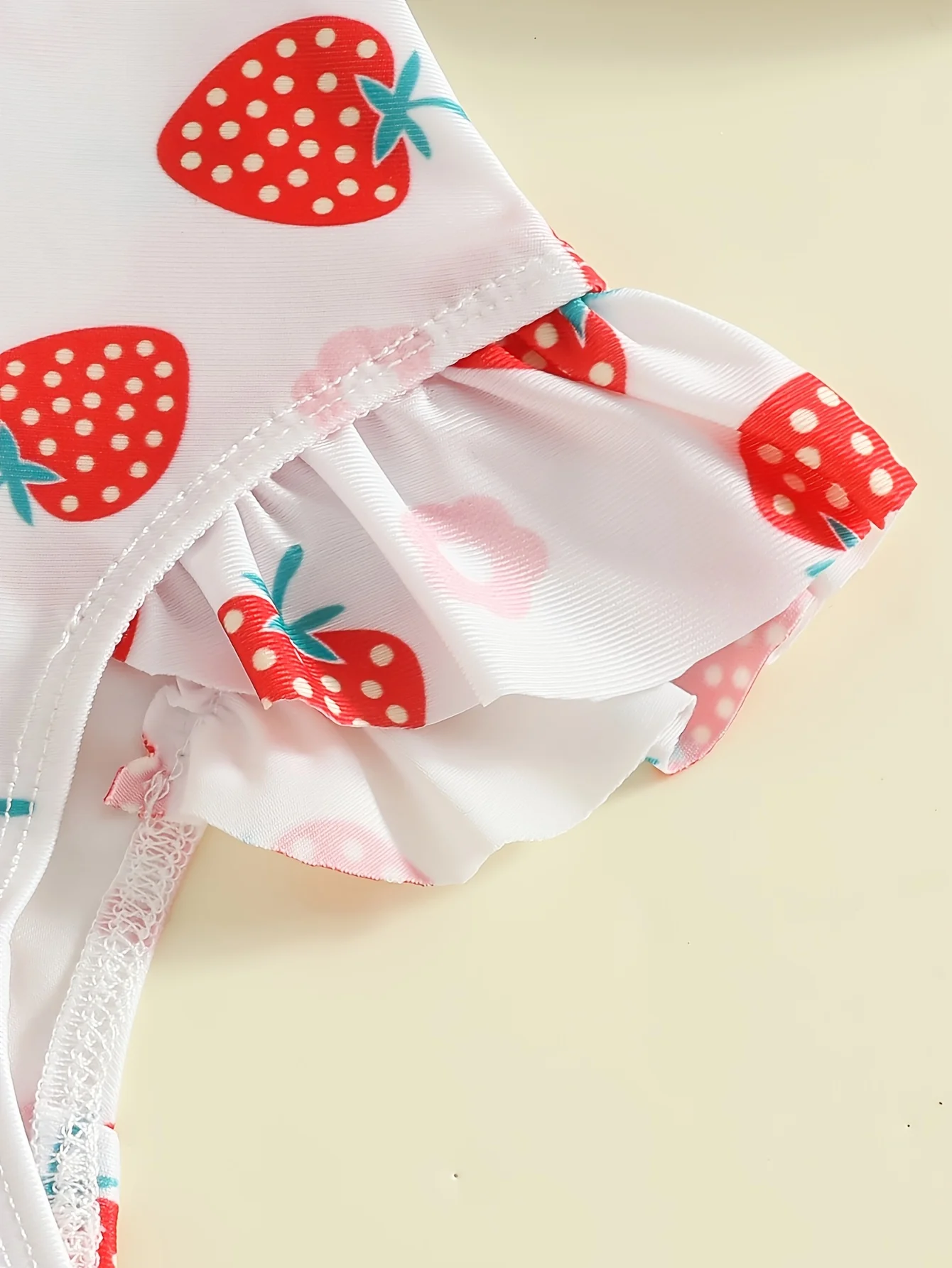 Baby-Mädchen Sommer-Badeanzug-Set 3D-Schleife Erdbeer-Print Träger-Badeanzug mit Fruchtschleifen-Hut Kleinkind Strand-Urlaubs-Outfit – Detail 5