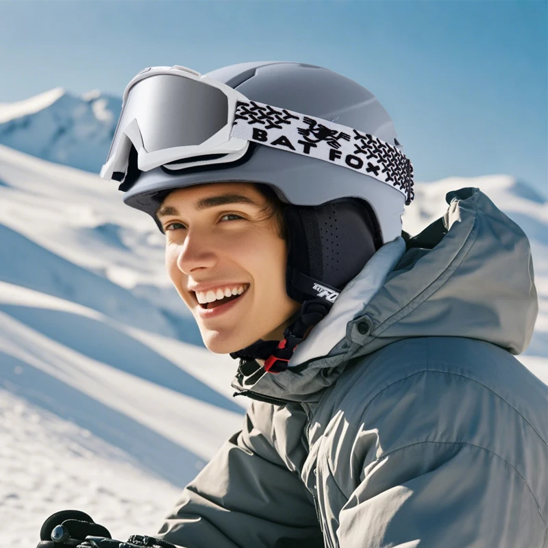 

BATFOX Ski Helmet Men Women Shockproof Integrally-Molded Snow Helmet Winter Outdoor Sports Skating Snowboard Adult Safety Helmet