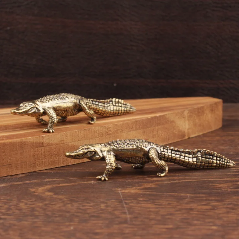 1/3 piece of brass crocodile ornaments, copper tea pet ornaments, office desk ornaments, retro craft collection