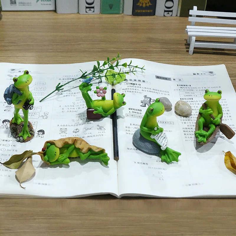 

1 Piece Resin Patio Lawn Decoration Desktop Balcony Home Decoration Cartoon Animal Small Frog Statue Garden Fairy Garden 피규어