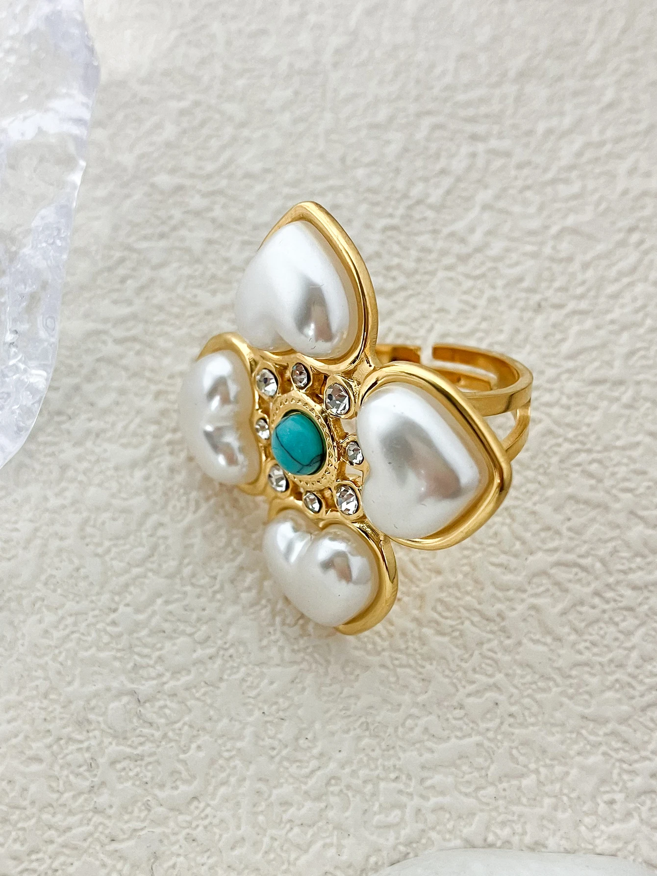 A Summer French Fashion Vintage Stainless Steel Women\'s Pearl Love Little Flower Turquoise Ring Commuter Holiday Gift Vacation
