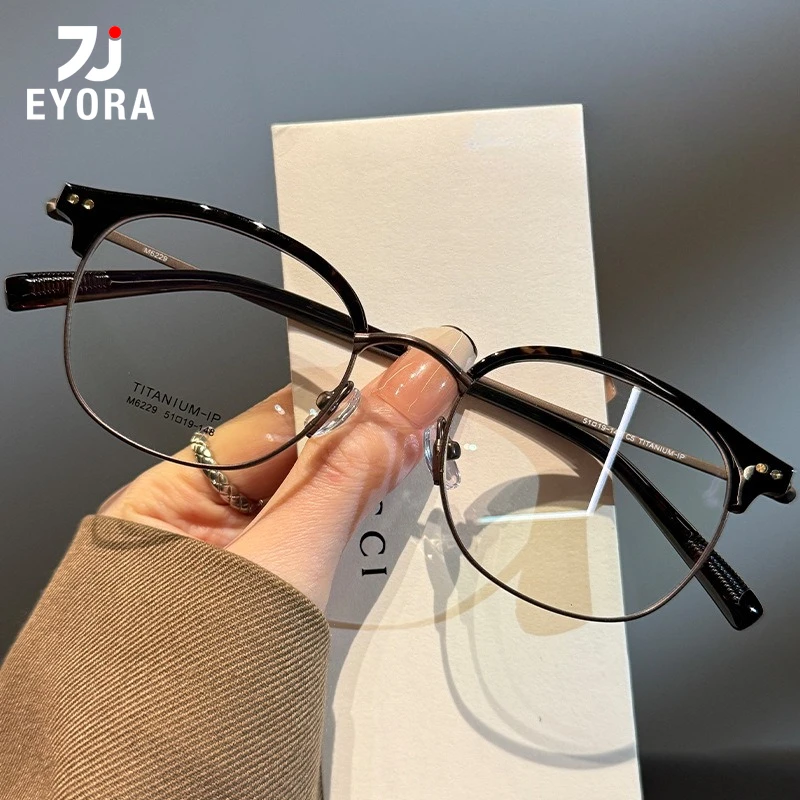 

Очки для чтения EYORA Ultralight Half Titanium для женщин, фотохромные, с защитой от синего света, оптические линзы с диоптриями
