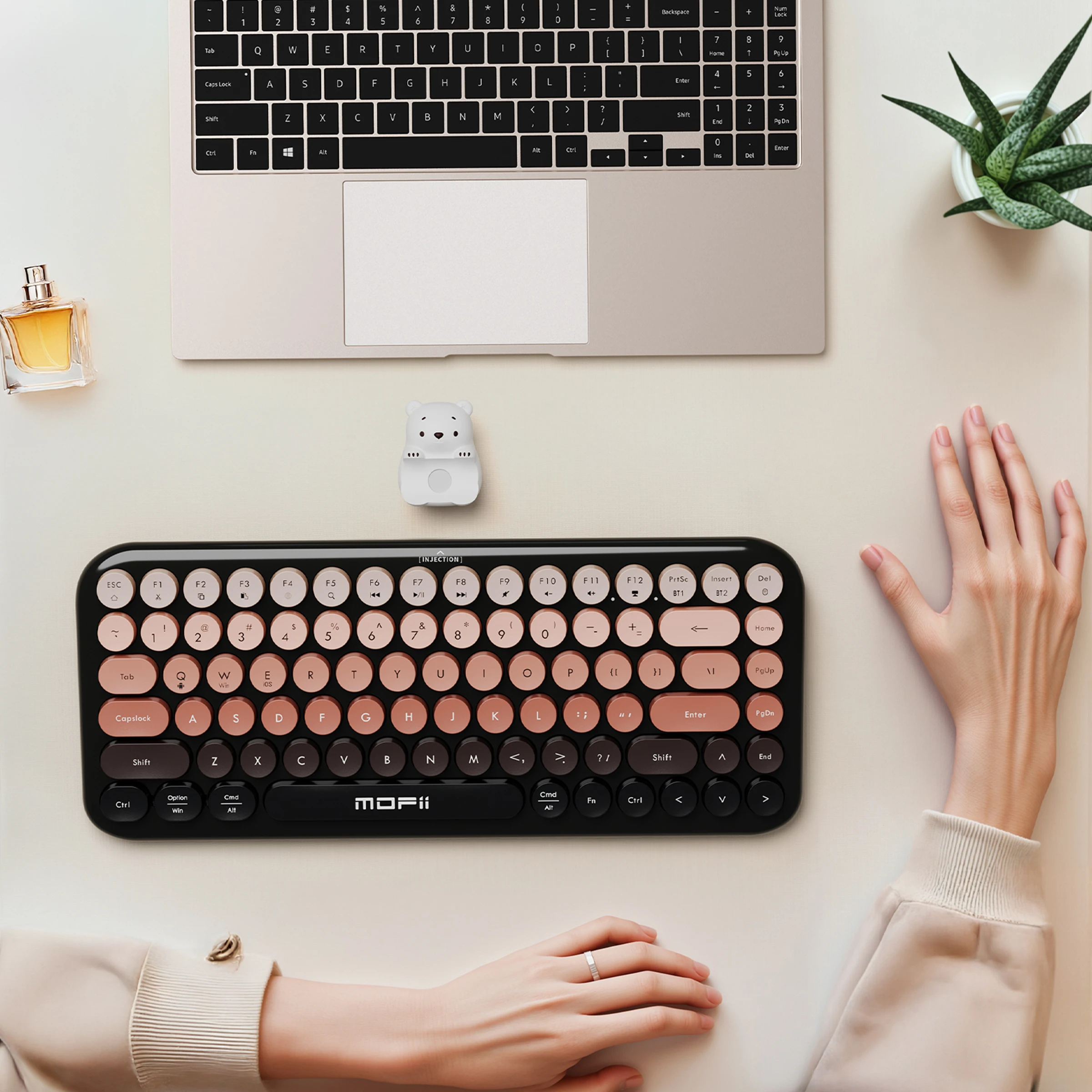 Teclado Inalámbrico de Modo Dual MOFii ANNI con Adorable Oso Magnético, 2.4G Plug & Play, para Computadora de Escritorio y Portátil, Distribución QWERTY de EE. UU.