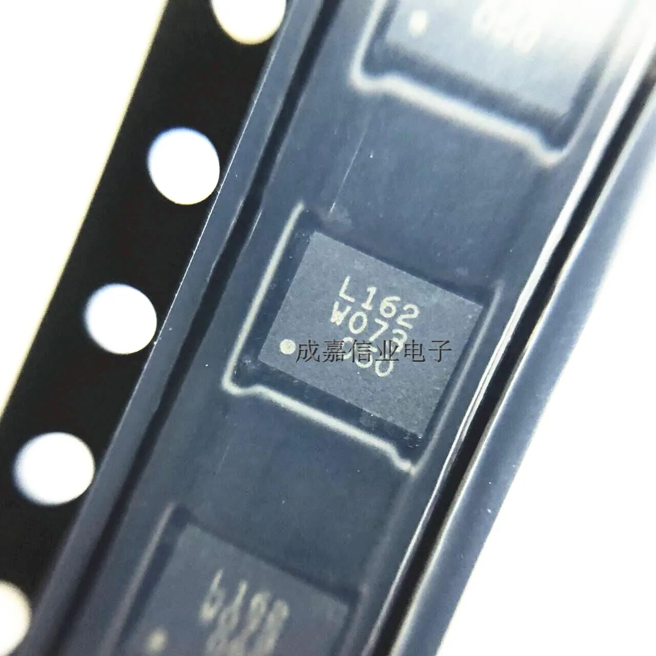 10pcs/Lot VL162 QFN-28 MARKING;L162 USB-C™ 2:4 Data Switch with CC Function for USB 3.1