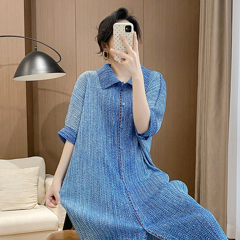 無地ラペルミヤケファッション万能2025夏新作プリーツボタン半袖ワンピースゆったりカジュアルミディアム丈ワンピース