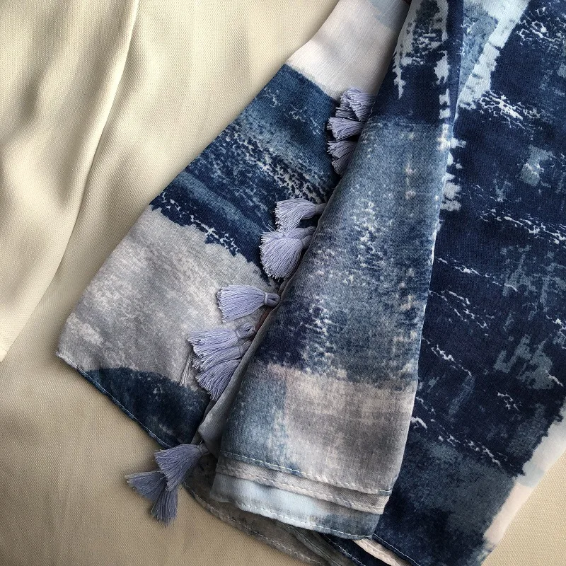 New Fashion Spring Unique Blue White Blend Color Printed Cotton Viscose Shawls High Quality Long Large Beach Cover Scarf Women