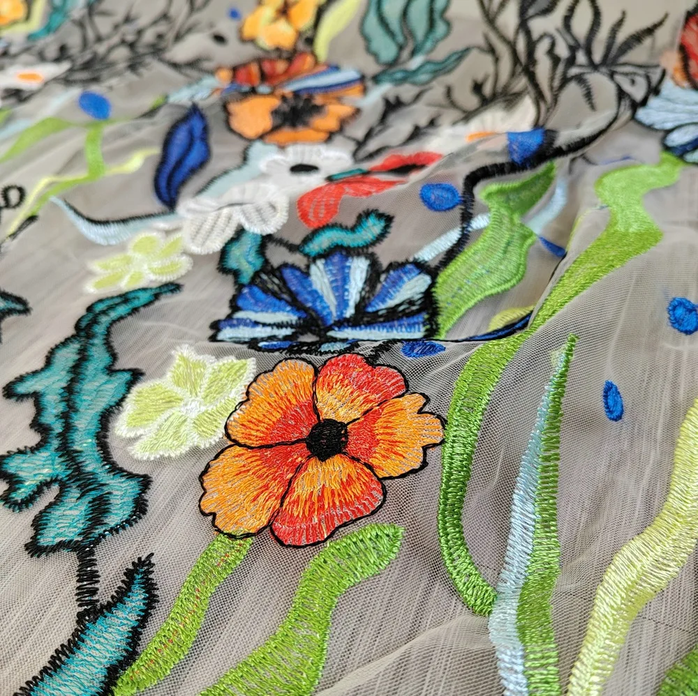 Custom women\'s Fabric Quality Embroidered Mesh Gauze Sewn Seaweed Flowers Lace Mesh Fabric Wedding Dress Dress Decoration