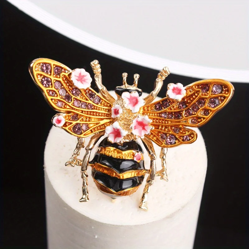 Vintage elegante lindo esmalte pintado a mano abeja broche goteo aceite y cosecha de néctar