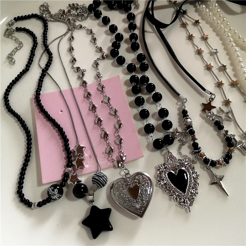 Gotycki naszyjnik z czarną brzoskwiniową gwiazdą w kształcie serca dla kobiet i mężczyzn Sliver Color Love Short Choker Punk Y2K Charms Biżuteria Akcesoria