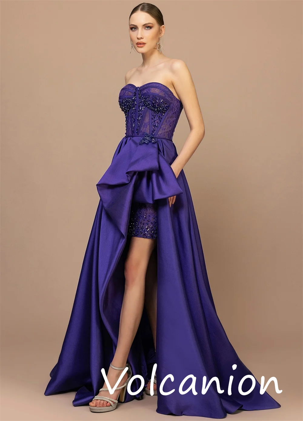 فساتين طويلة مخصصة أنيقة ورائعة من Charmeuse مطرزة على شكل حرف A بدون حمالات مناسبة حسب الطلب