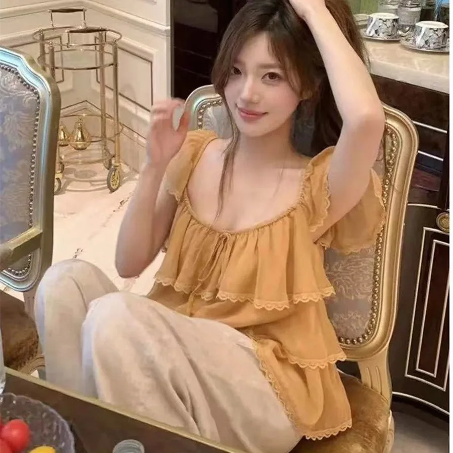 

Fashionable Slimming Design Summer 2026 Lace Trimmed Fly Sleeve Versatile Women's Top Trendy Small Shirt for Young Girls