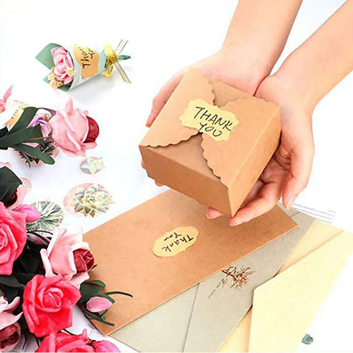 300pcs/roll Kraft Paper Stickers Blank Labels Handmade Gifts Tags Decoration Paper Spice Jar Label DIY Envelope Sealing Sticker