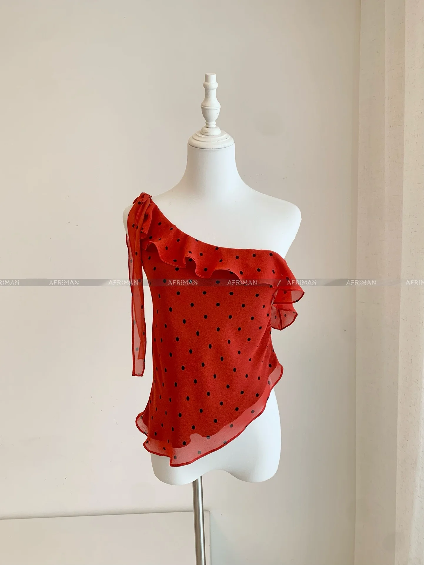 

Women Ruffles Diagonal Collar Retro Dot Print 100% Silk Top