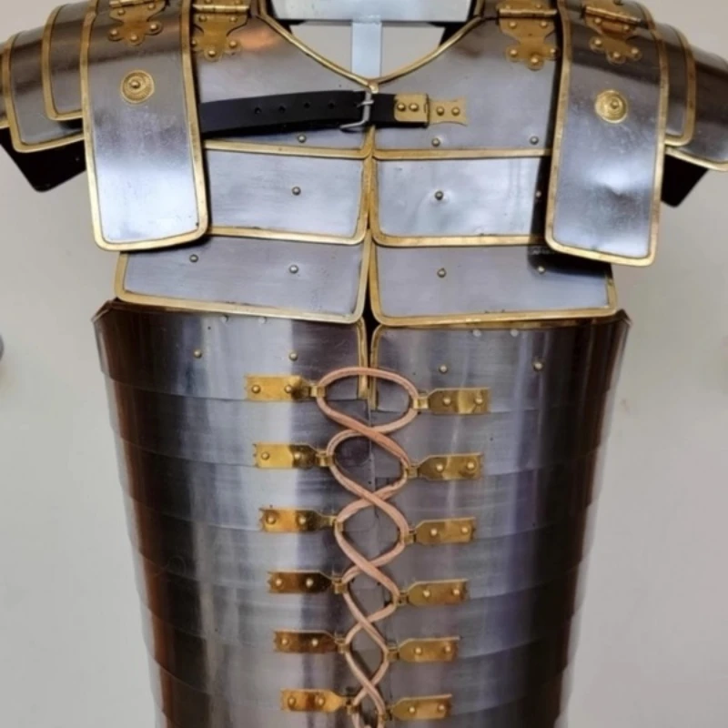 During the Roman Empire, armor, lobster armor, and ancient iron armor were wearable