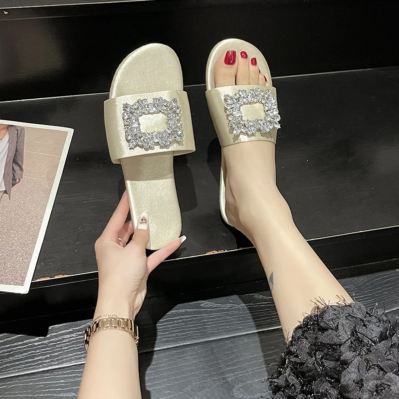 2024 New Summer Style Fashionable Comfortable Casual Square Buckle Flat Bottom Square Head Rhinestone Buckle Thick Heel Sandals