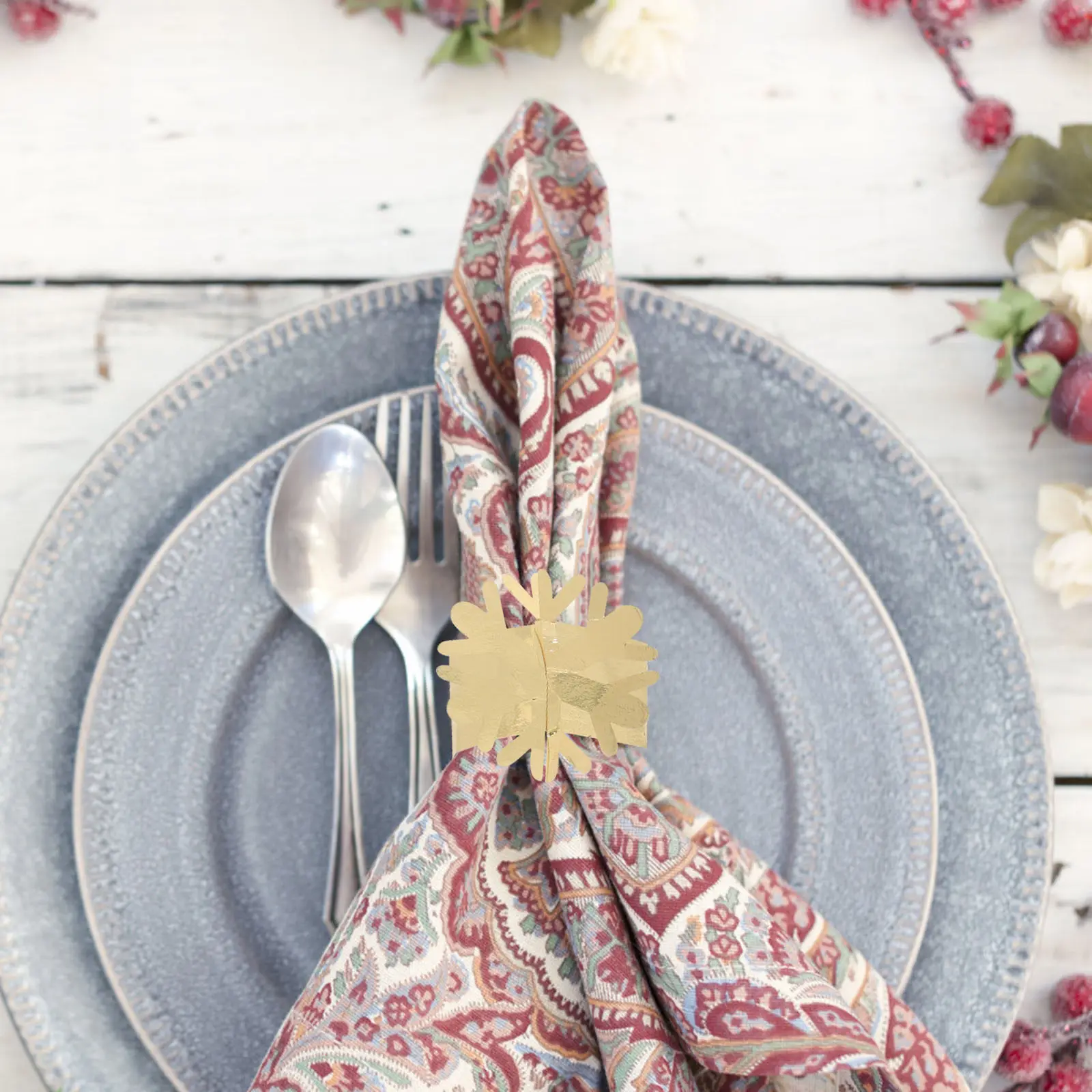 50Pcs Serviette Rings Comfortable Touch Elegant Snowflake Design for Banquet Handcraft Projects Christmas Napkin Rings