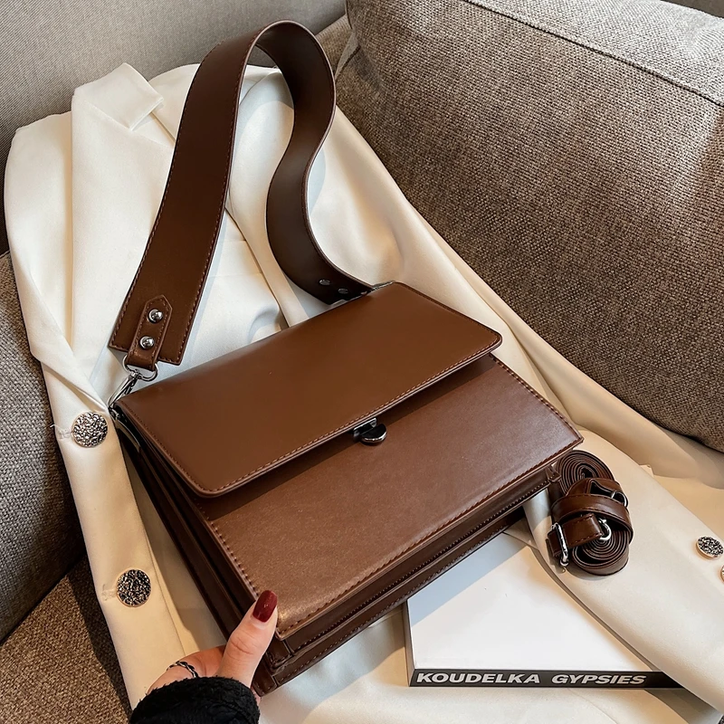 PU Briefcase 2023 New Lock Buckle Internal Compartment Zipper Crossbody Bag Fashionable Commuting Large Capacity Shoulder Bags