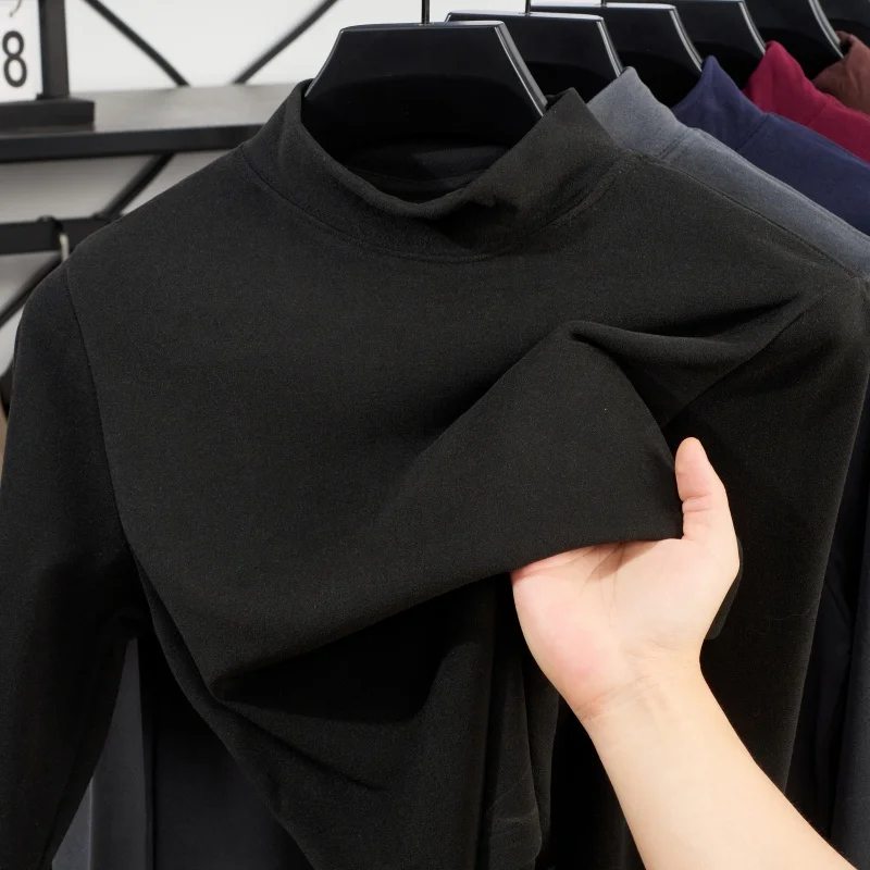 Designer style Men's long sleeve Tshirt 2025 new autumn winter fashionable cozy round neck velvet top exquisite warm casual wear