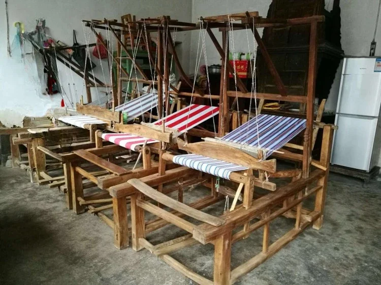 Old loom Republic of China folk objects Wooden furniture.