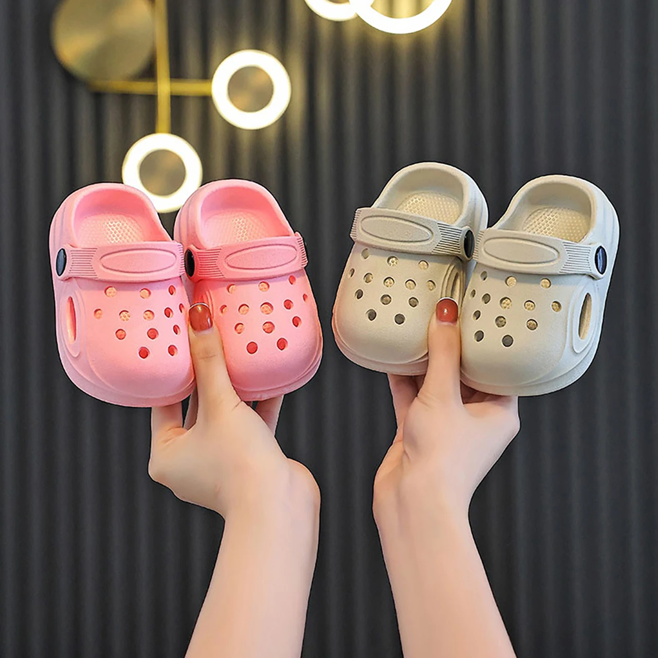 

Summer Kids Slippers Solid Color Children Sandals Soft Soled Non-slip Toe Shoes Hollow Breathable Baby Beach Shoe Feet 12.5-15.5