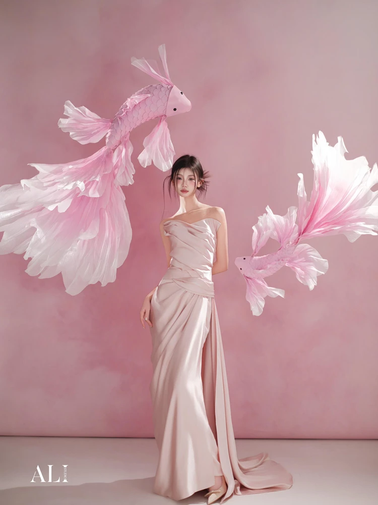 

2026 New Year Studio Portrait Pink Luxury Koi Theme Personal Photography Clothing Chinese Style Portrait Dress for Women