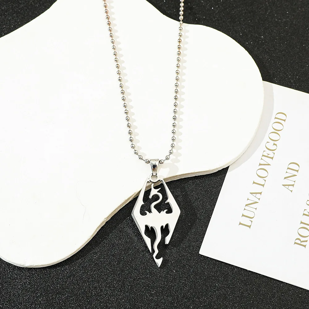Vintage Gothic The Ancient Scroll Dragon Hollowed-out Necklace Trend Punk Pendant Men Women for Jewelry Accessories