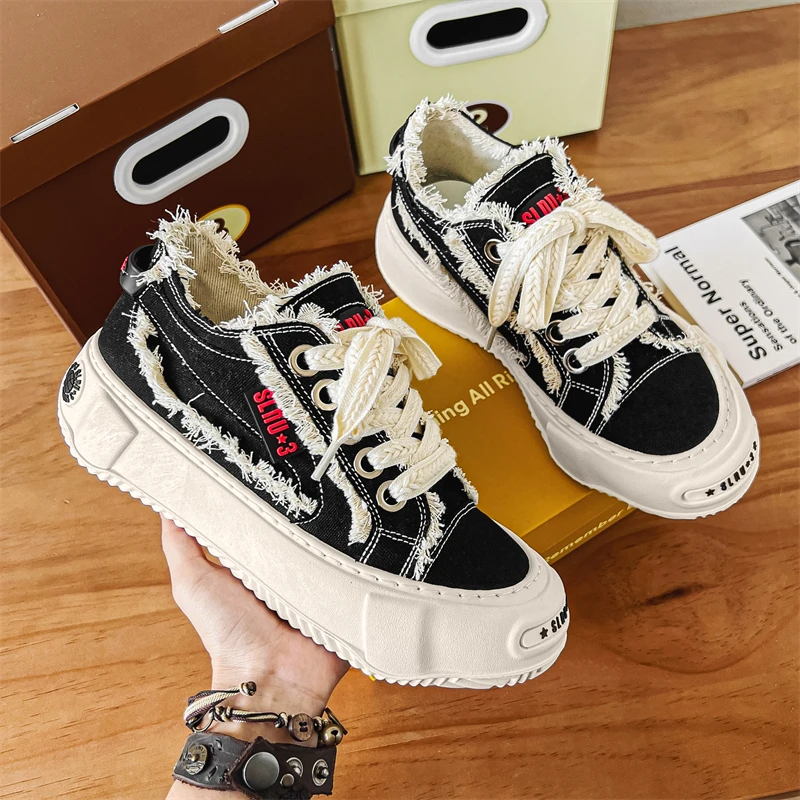 

2024 New Men's Casual Thick Sole Canvas Shoes Spring and Autumn Lace Up Fashion Versatile Sports Shoes size39-44