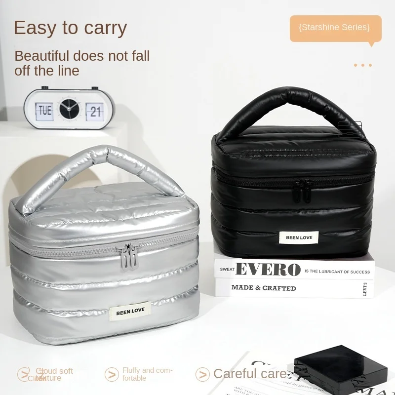 2025 تصميم جديد حقيبة مستحضرات التجميل حقائب مكياج محمولة سعة كبيرة أحمر الشفاه العناية بالبشرة حقيبة التخزين السفر المحمولة النساء هدية مثالية