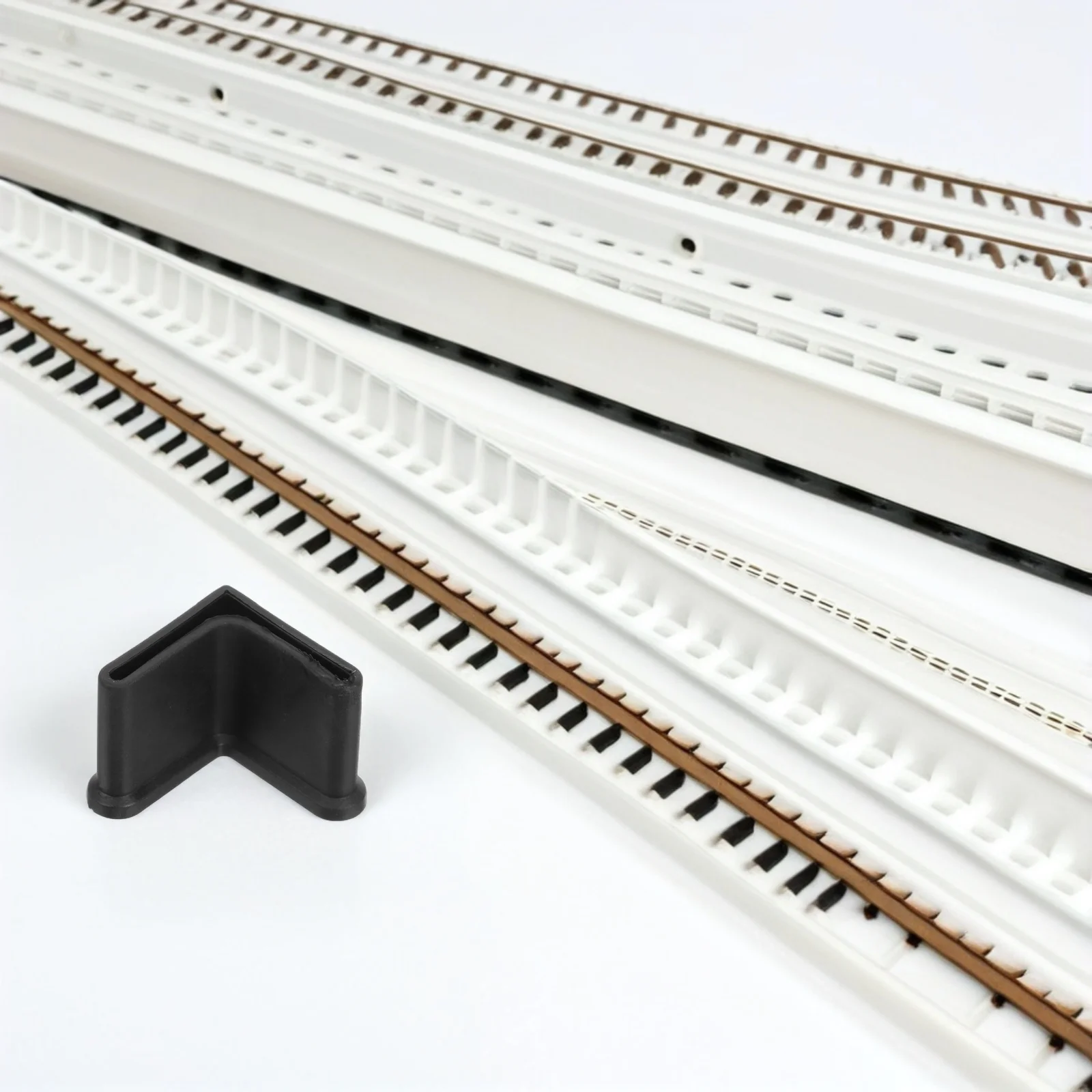 

20Pcs Non-Slip Triangle Iron Furniture Feet Protectors Black L-Shaped Plastic Chair Leg Covers Bed Frame Floor Protectors