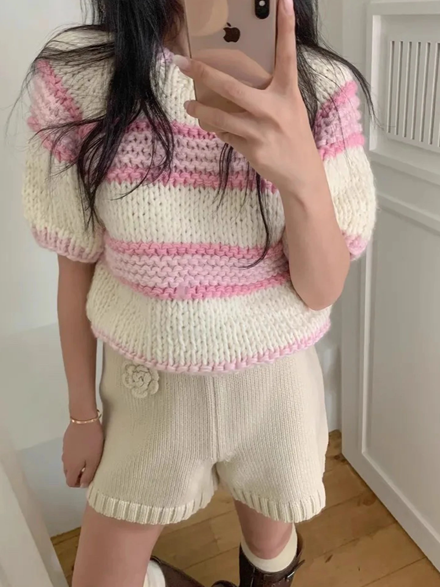 

Clothland Women Sweet Striped Knitting Sweater O Neck Short Sleeve Pullover Female Chic Casual Shirt Mujer DA619