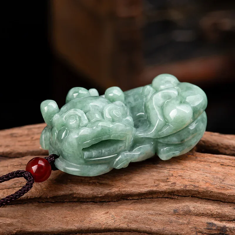 

Burmese Jade Pixiu Pendant Jadeite Necklace Emerald Amulets Choker Necklaces Natural Charm Luxury Pendants Green Jewelry Charms